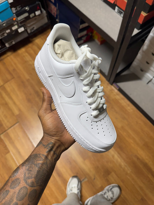 WHITE AF1’s MENS